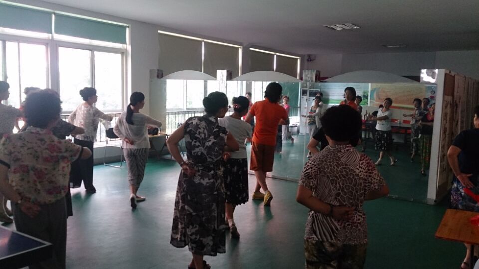 天桥项目组：社工助老服务系列活动之三——组织社区老年人舞蹈小组活动