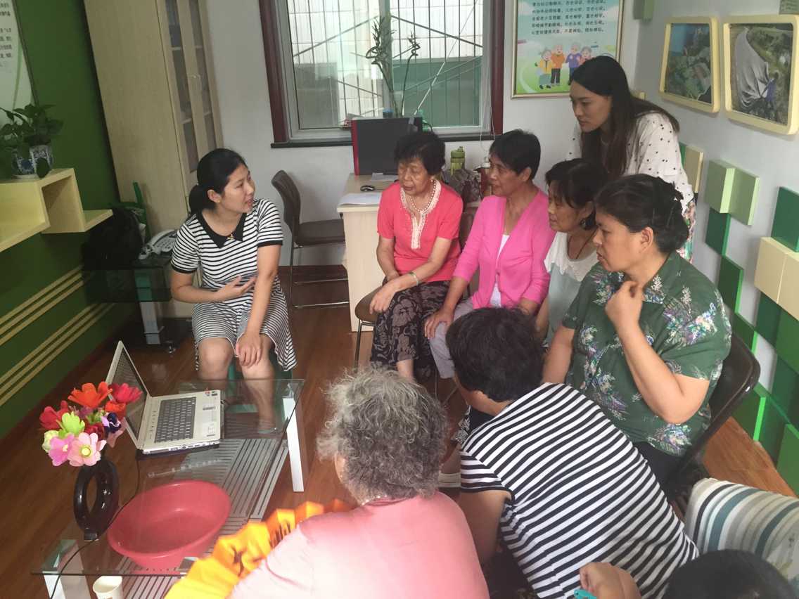 大观园街道纬一路“幸福魔方”:爱在离别时,友谊情更浓 大观园街道纬一路“幸福魔方”:爱在离别时,友谊情更浓