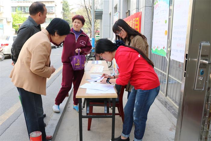 燕南社区开展项目外展宣传活动
